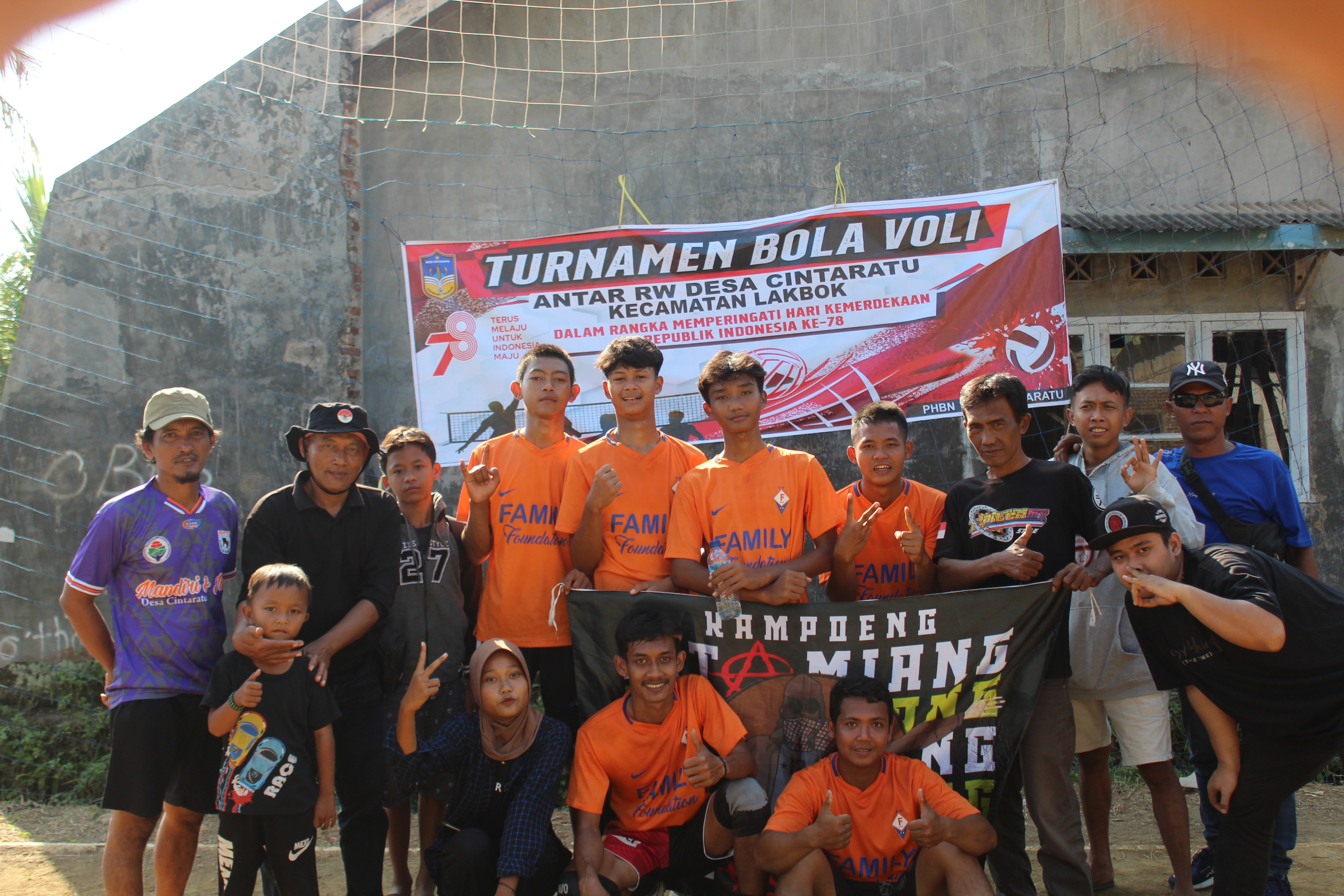 RW 003 Pertahankan Gelar Juara Beruntun Lomba Voli Antar RW SeDesa Cintaratu