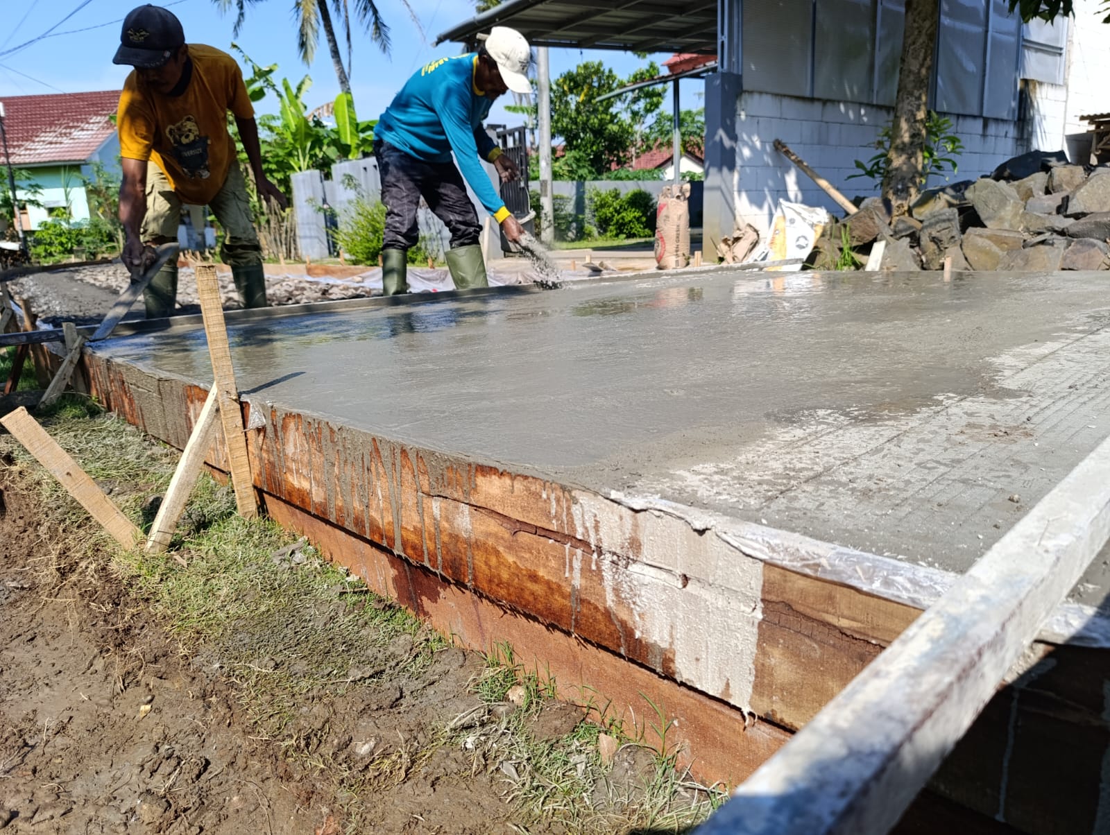 Pemerintah Desa Cintaratu Prioritaskan Pembangunan Jalan Demi Wujudkan Desa Mandiri dan Juara